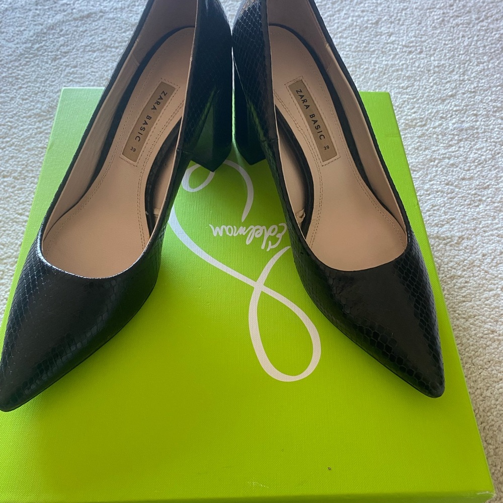 ZARA Black croc pumps, thick heel size 39 or 8 - like NEW!